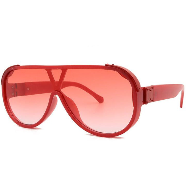 Complete your vintage look with these cool, goggle oversized sunglasses.
